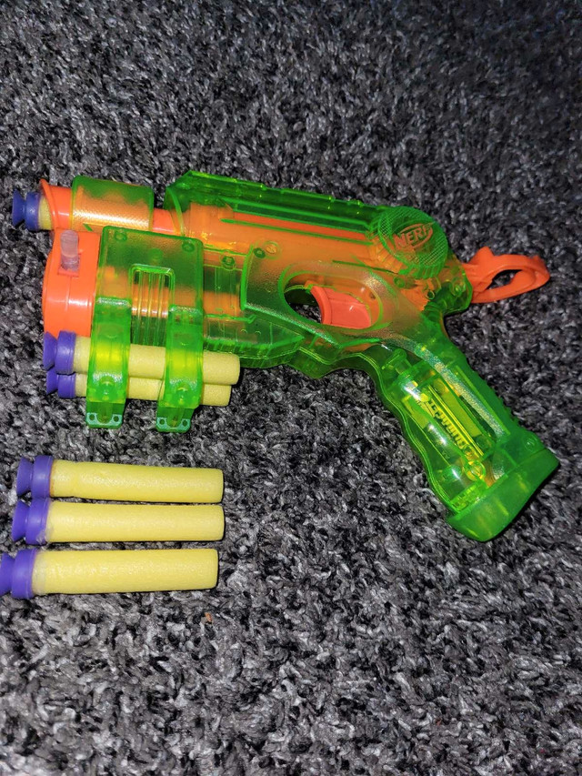 Laser Guided Nerf Gun + 6 Darts in Toys & Games in Regina - Image 2