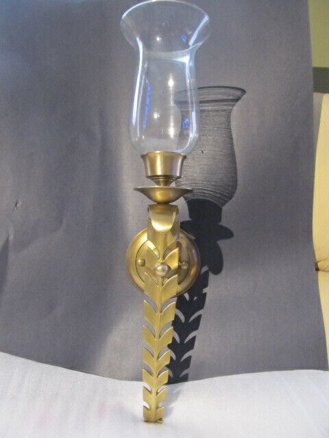 Beautiful Bombay brass wall sconce 22" high. in Arts & Collectibles in Oakville / Halton Region