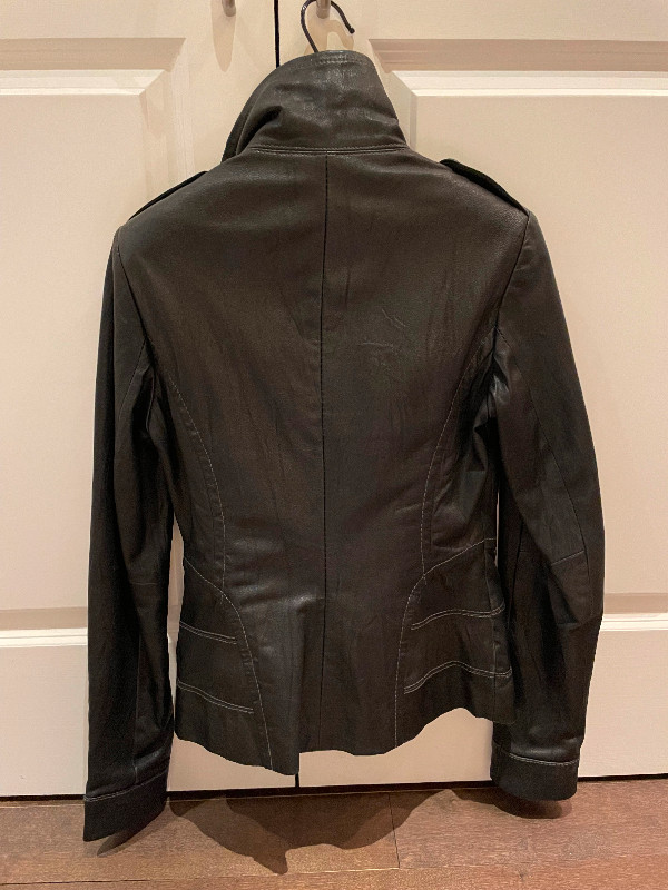 Ladies leather jacket in Women's - Tops & Outerwear in Ottawa - Image 4