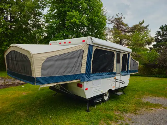 2009 Starcraft Pop Up with Slideout in Travel Trailers & Campers in New Glasgow - Image 5