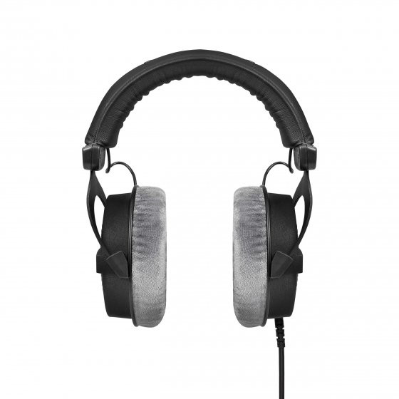 DT 990 Pro Beyerdynamic Headphones (80 ohm) in Headphones in Victoria - Image 2