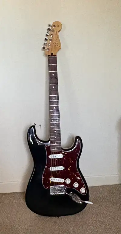 Fender Stratocaster MIM, View more