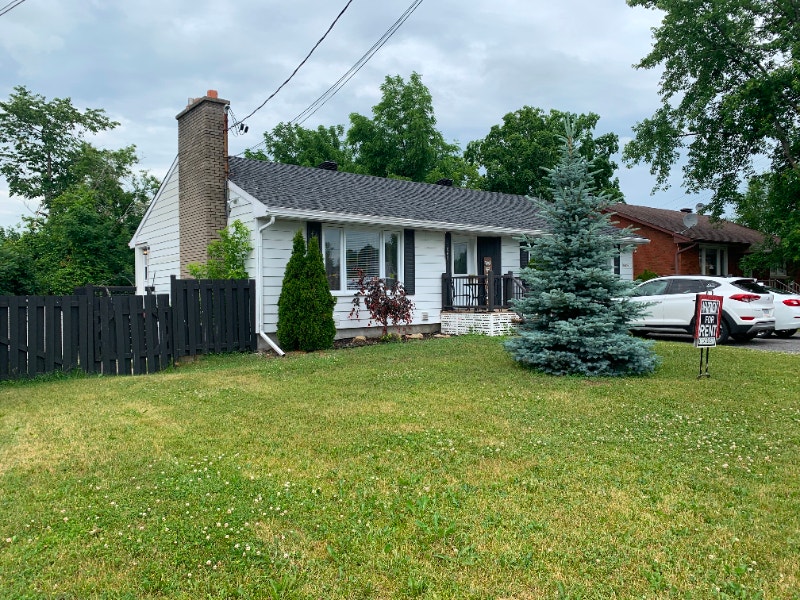 ROCKLAND 3 Bedroom apt. 2100/MTH heat,hydro,water incl.UPPER Long