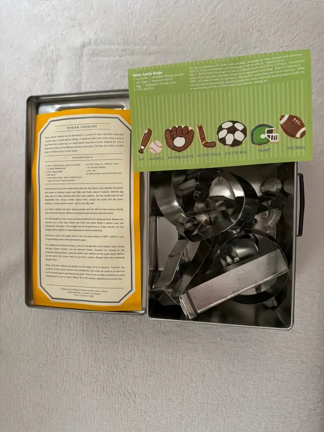 Williams Sonoma Kids All-Star Cookie Cutters Set in Kitchen & Dining Wares in City of Toronto - Image 4