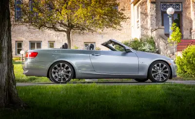 As they call it, “The Ultimate Driving Machine” for sale in beautiful condition is a 2 door hardtop...