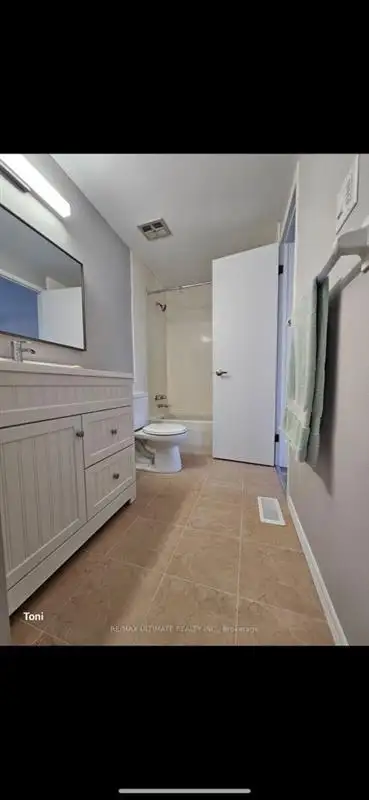 Spacious Master Room Near Western