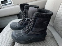 Boys Sorel boots size 2