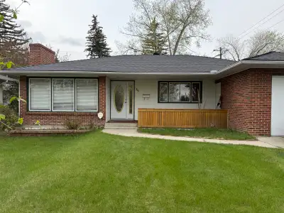 A large room in a 3-bedroom house in the Banff Trail neighbourhood available for rent to a male tena...