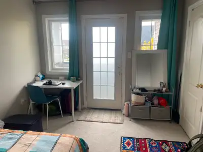 ROOM FOR RENT ( FEMALE )