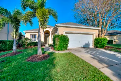 Tupelo Magic - Disney Orlando is a vacation Villa in the private community of Calabay Parc, 15 minut...