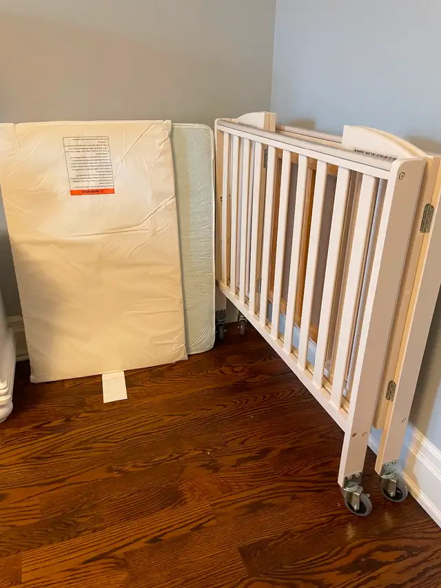 Mini Portable foldable baby crib in Cribs in City of Toronto - Image 10