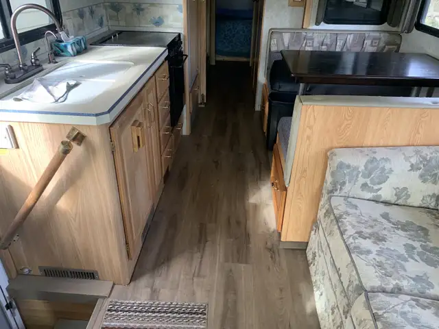 2001 fleetwood bounder in RVs & Motorhomes in Charlottetown - Image 8