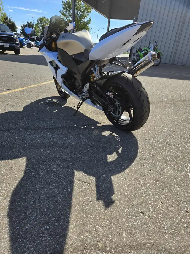 2005 Ninja 1000 Zx10r in Sport Bikes in Norfolk County - Image 4