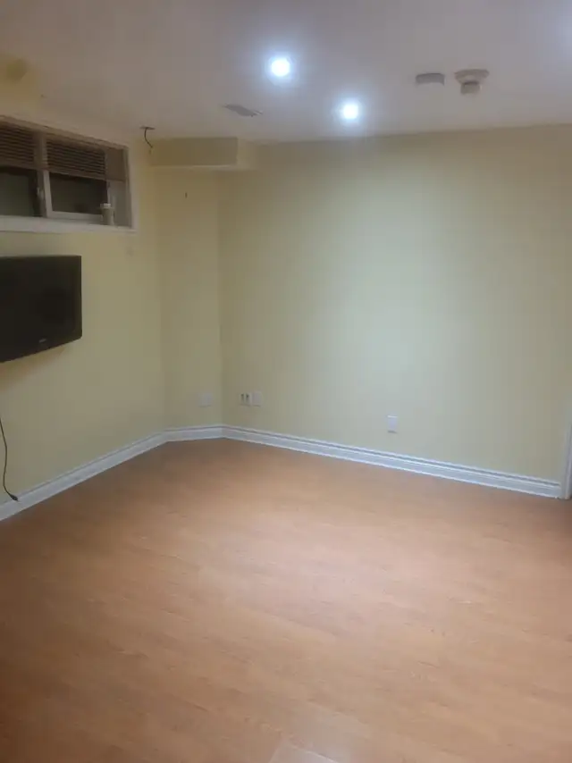 2 bed 1 wash house basement apt (Yonge/Steeles) for rent