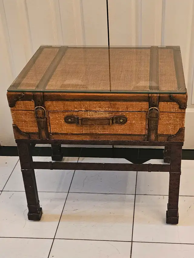 STILES BROTHERS STYLE SAFARI WICKER SIDE TABLE WITH DRAWER in Coffee Tables in City of Toronto - Image 5