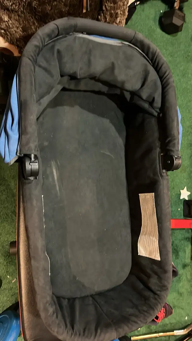 Uppababy Vista Stroller with bassinet  in Strollers, Carriers & Car Seats in City of Toronto - Image 8