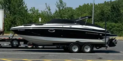 Très propre / prêt à l’eau 52 900 $ négociable/echange Bas-Saint-Laurent Magnifique Crownline 245 SS...