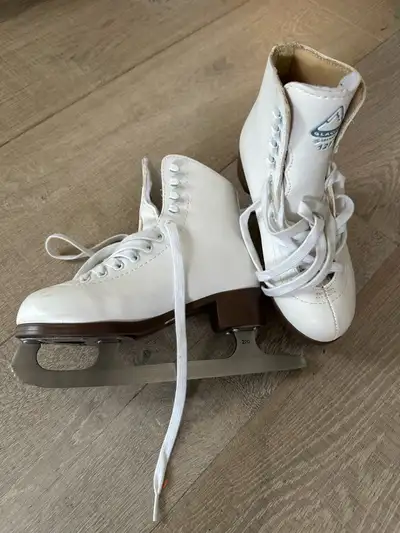 Girls size 3 figure skates, View more