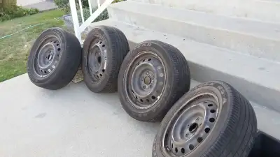 4 rims for sale, original GM like new, 16 X 6.5, Bolt Pattern 5 x 114.3, tires themselves on the rim...