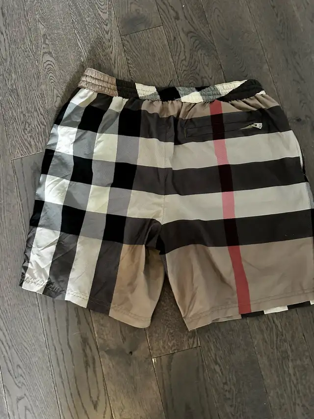 men’s authentic Burberry shorts in Men's in Mississauga / Peel Region - Image 9
