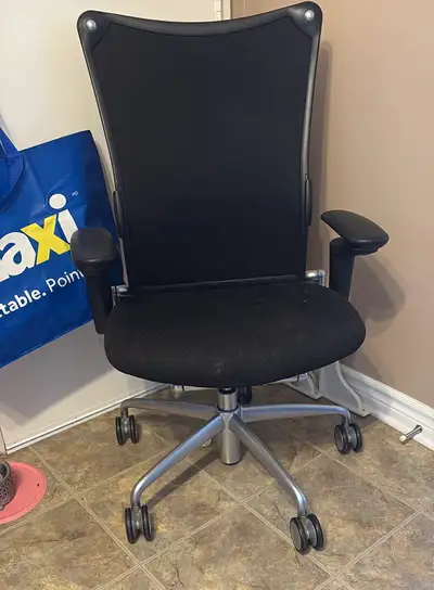 Office Chair - Chaise de bureau, View more