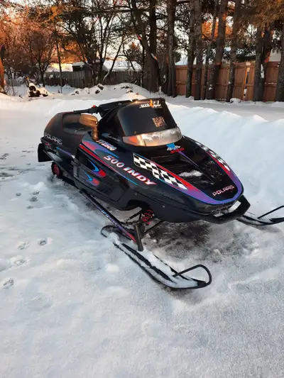 1997 POLARIS INDY 500 GREAT CONDITION HAS REVERSE EVERYTHING WORKS AS IT SHOULD