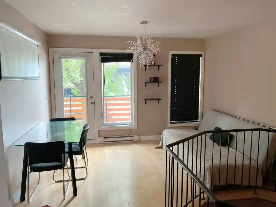 2 floor 2 bedroom condo great location — photo 1