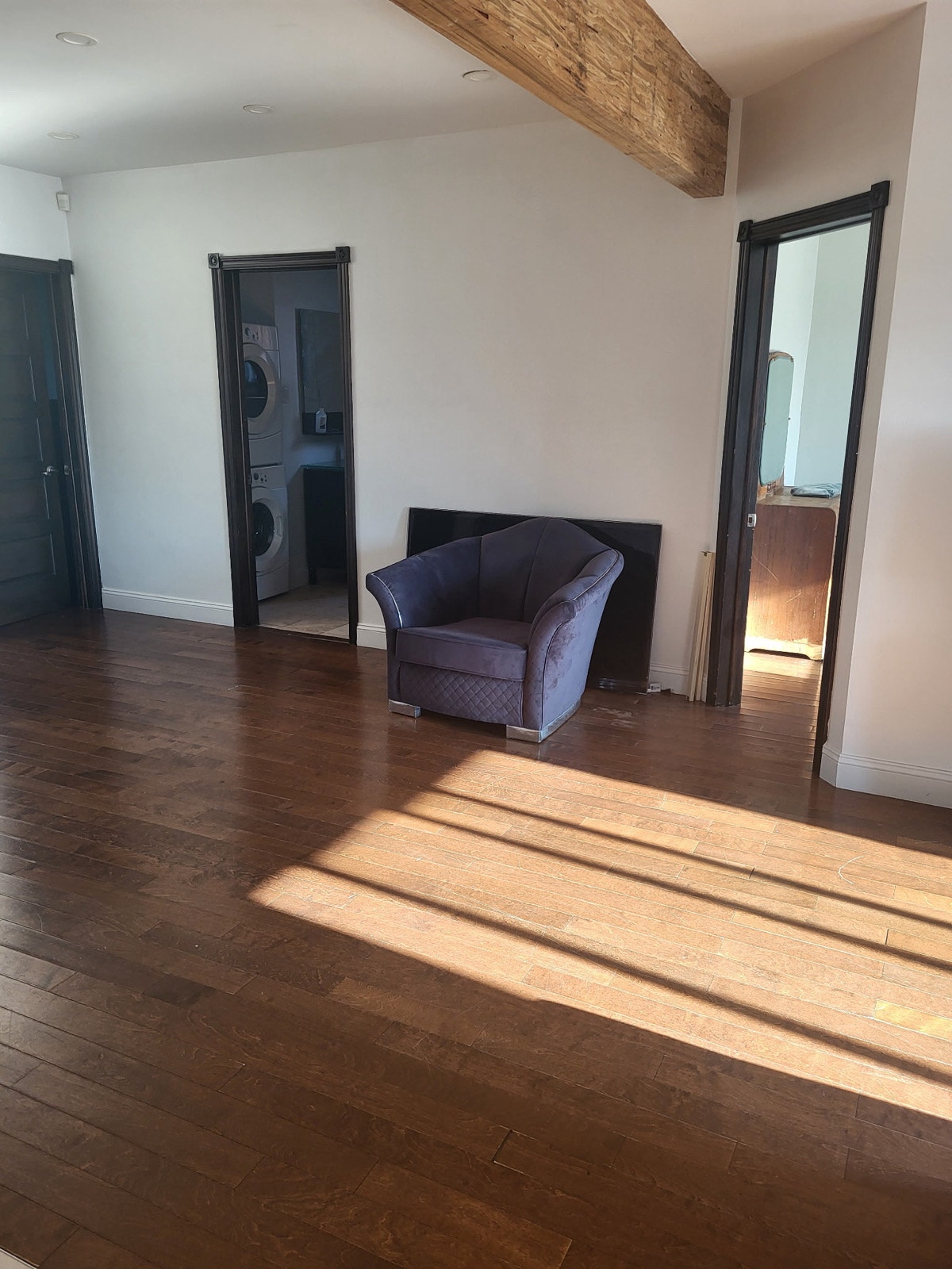 Chambre à louer dans un 5 1/2 à St-Leonard — photo 2