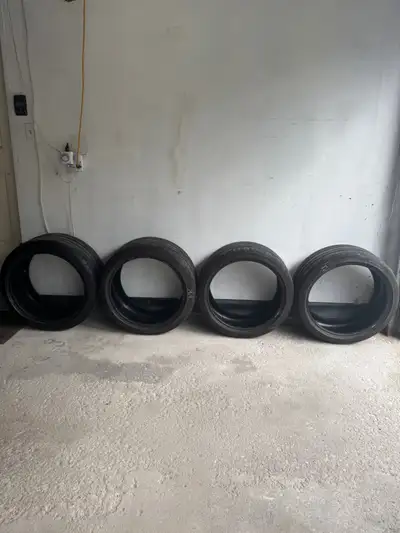 Front Tires: 255/35 ZR 19 (96Y) Rear Tires: 275/35 ZR 19 (100Y) Front Tires tread depth remaining: A...
