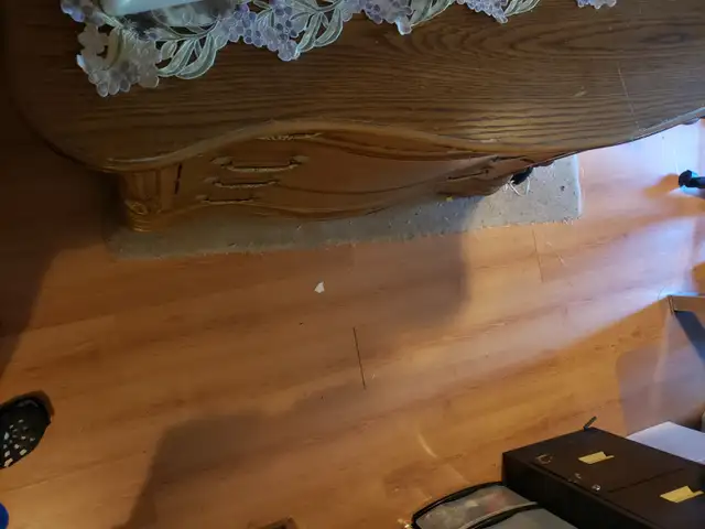 Ornate Solid Wood Bombe Chest - 4 Drawers & Hidden Side Cabinets in Dressers & Wardrobes in Mississauga / Peel Region - Image 11