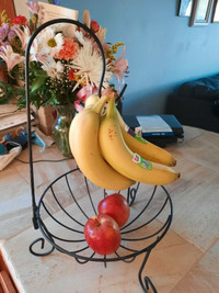 Fruit Basket with Banana Holder.
