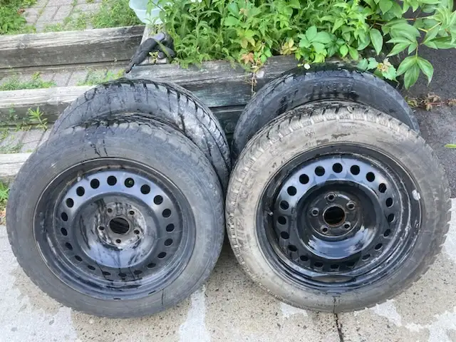 Two set of used winter tires: 215 55R17, 235/65R17 + P185/60R15 in Tires & Rims in Ottawa - Image 3