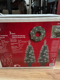 2 x outdoor Christmas tree & wreath / sapin de noel et couronne
