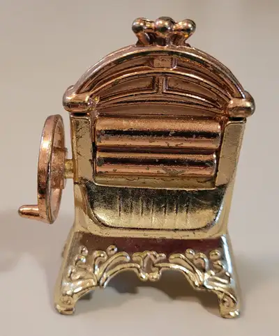 Vintage Brass /Copper Doll House Miniature Wringer Washer Made in England and stamped number # 75316...