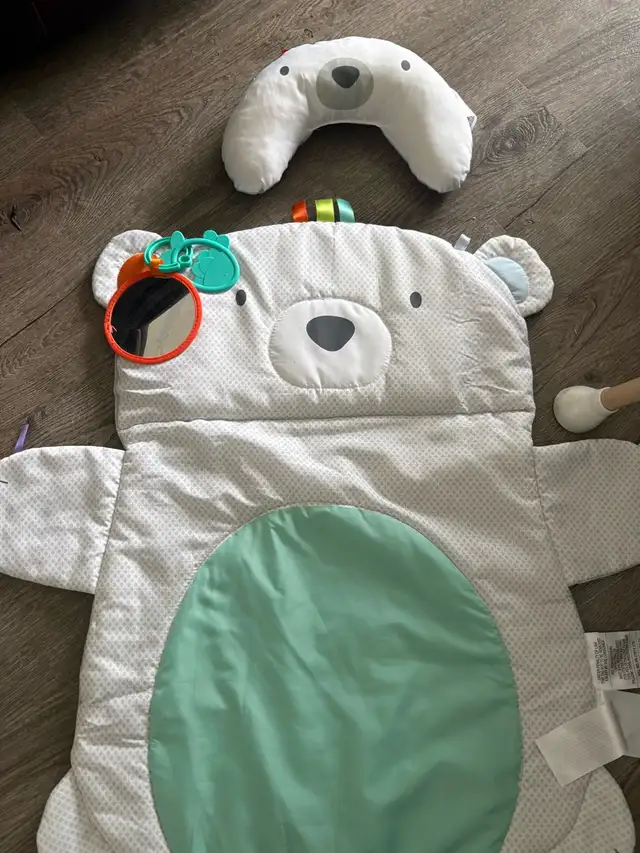 Tummy time activity mat in Toys in Edmonton - Image 3