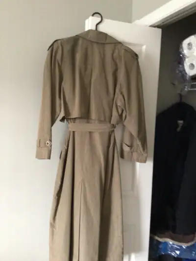 Women's full length trench coat. Excellent condition. Size 11/12. Colour Khaki green.