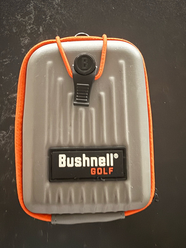 Bushnell golf pinseeker cover dans Golf  à Ville de Montréal