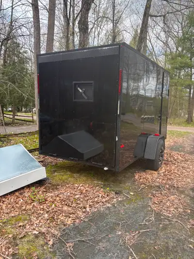 6x12 enclosed trailer excellent condition use to move no longer need it