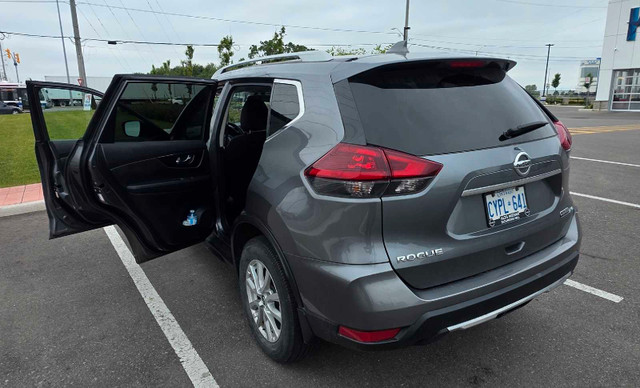 Nissan Rogue in Cars & Trucks in City of Toronto - Image 2