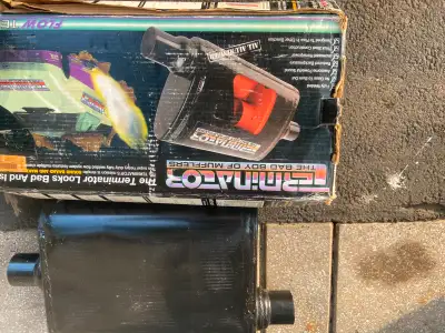 A vendre des Mufflée de type FLOWTECH TERMINATOR™ d’origine américaine pour tout type de voiture, an...