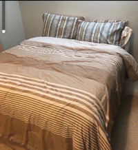 Candropoff:Queen Sz pillow top clean mattress & box spring 
