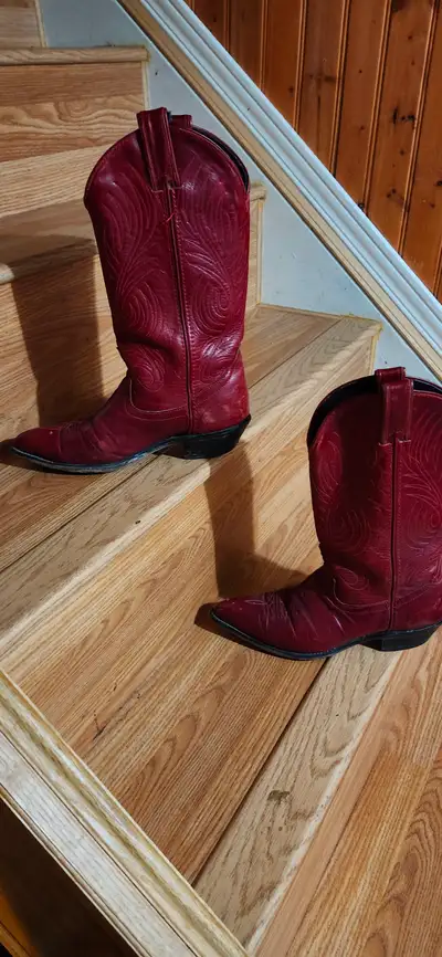 2 pairsleather   Cowboy  boots size 6.5.  Cowboy  boots size 7, View more