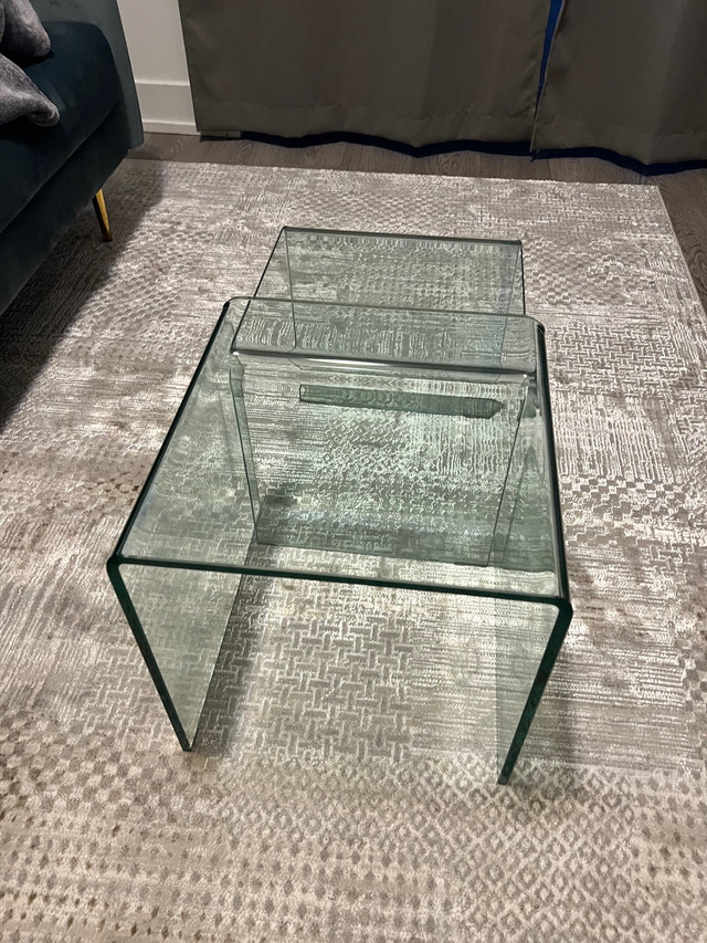 Glass Top Nesting table in Coffee Tables in Markham / York Region - Image 2