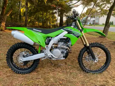 2023 KX450X Absolutely mint condition!! Has only a few rides on it, maybe 4 or 5 hours of trail ridi...
