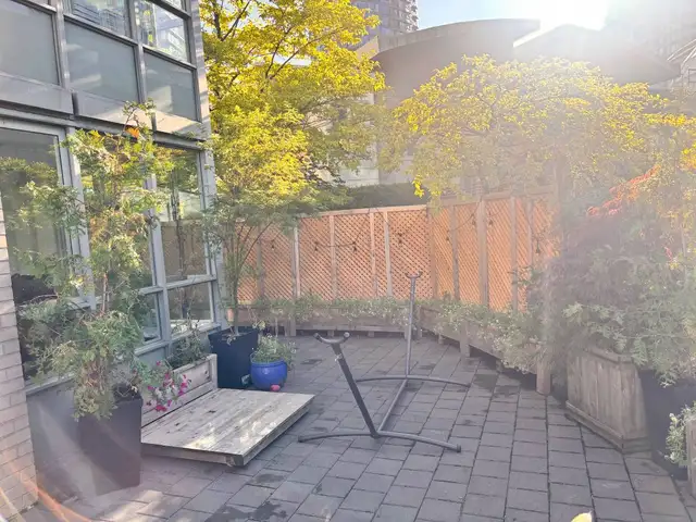 $4,350 / 3br - 962ft2 - 3BD + Sunroom Office - 675 SF Yard