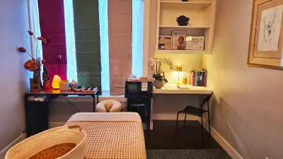 MALE (RMT) - Massage Therapist in Calgary Location: ♀️♂️⚧️️‍ friendly homebased studio in Killarney,...
