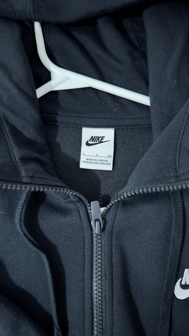 Nike zipper noir dans Hommes  à Ville de Montréal - Image 4