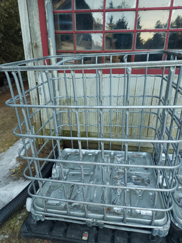 Aluminum Cage / Plastic Tote Skid in Storage Containers in Guelph - Image 2