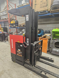 Raymond EASI Electric Reach Forklift 3300 lbs – Used