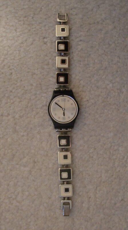 COLLECTIBLE VINTAGE SWATCH WATCHES IN EXCELLENT CONDITION in Jewellery & Watches in Calgary - Image 4